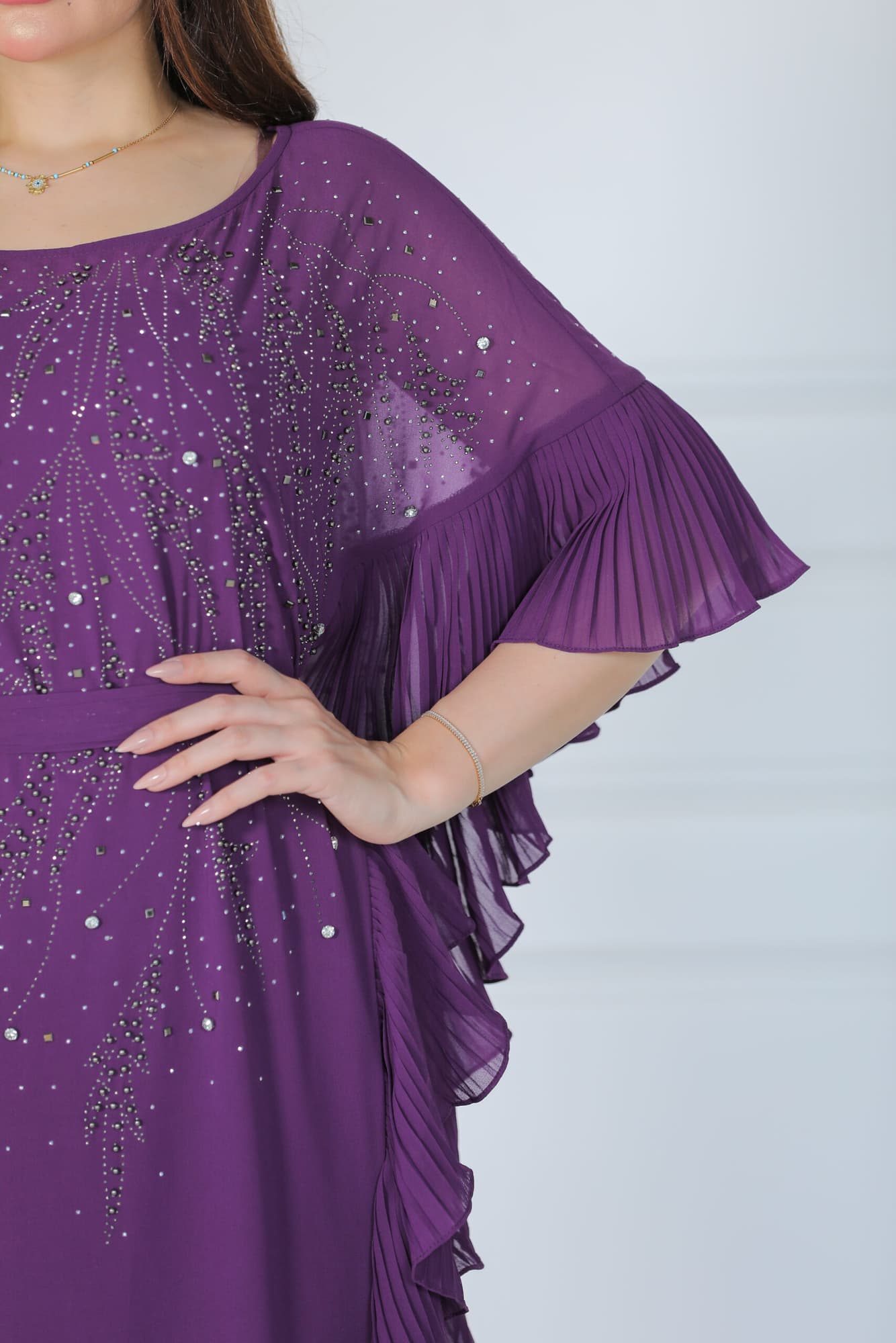 فستان بجوانب كشكش كسرات مزين بالخرز بنفسجي