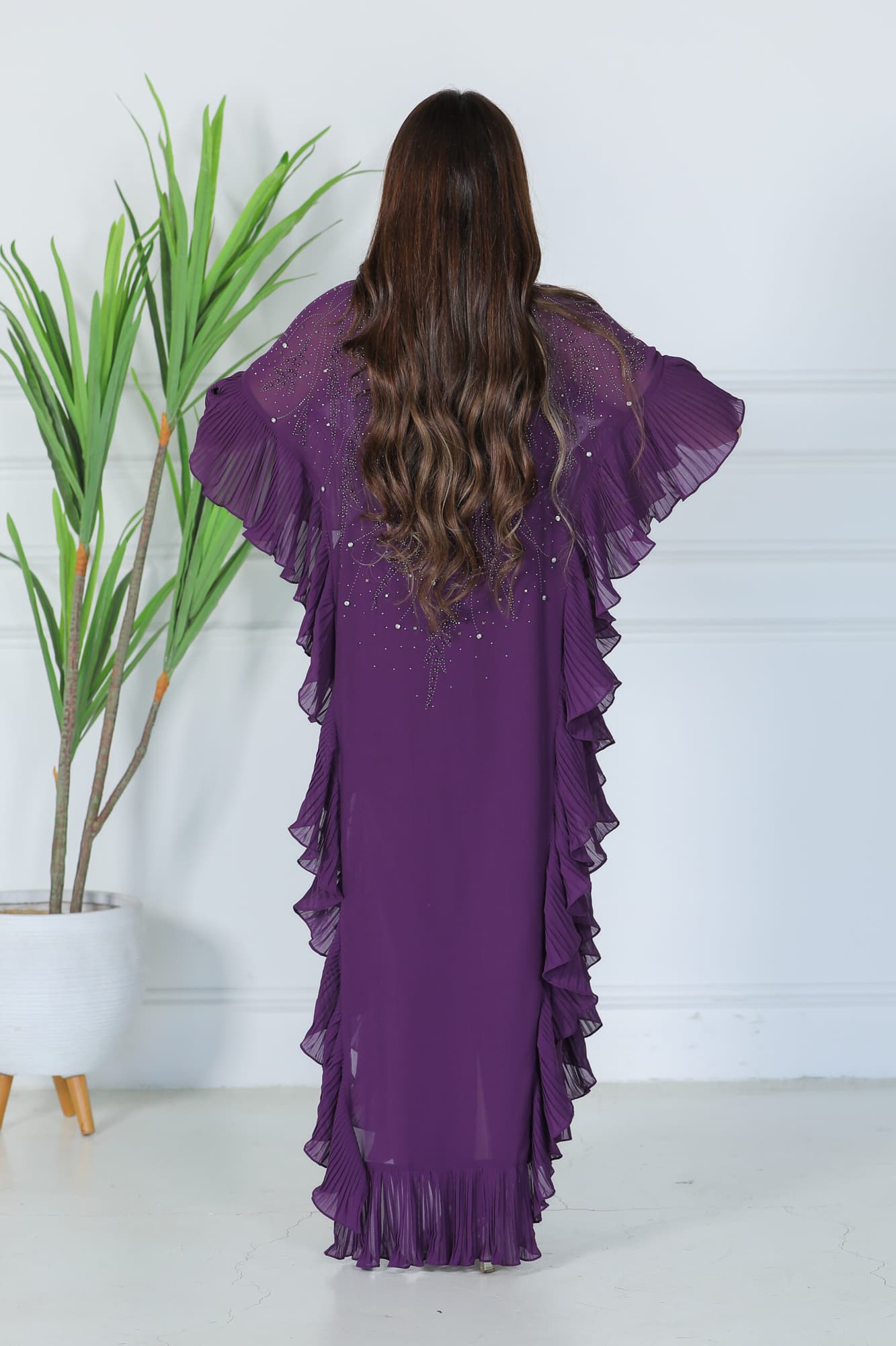 فستان بجوانب كشكش كسرات مزين بالخرز