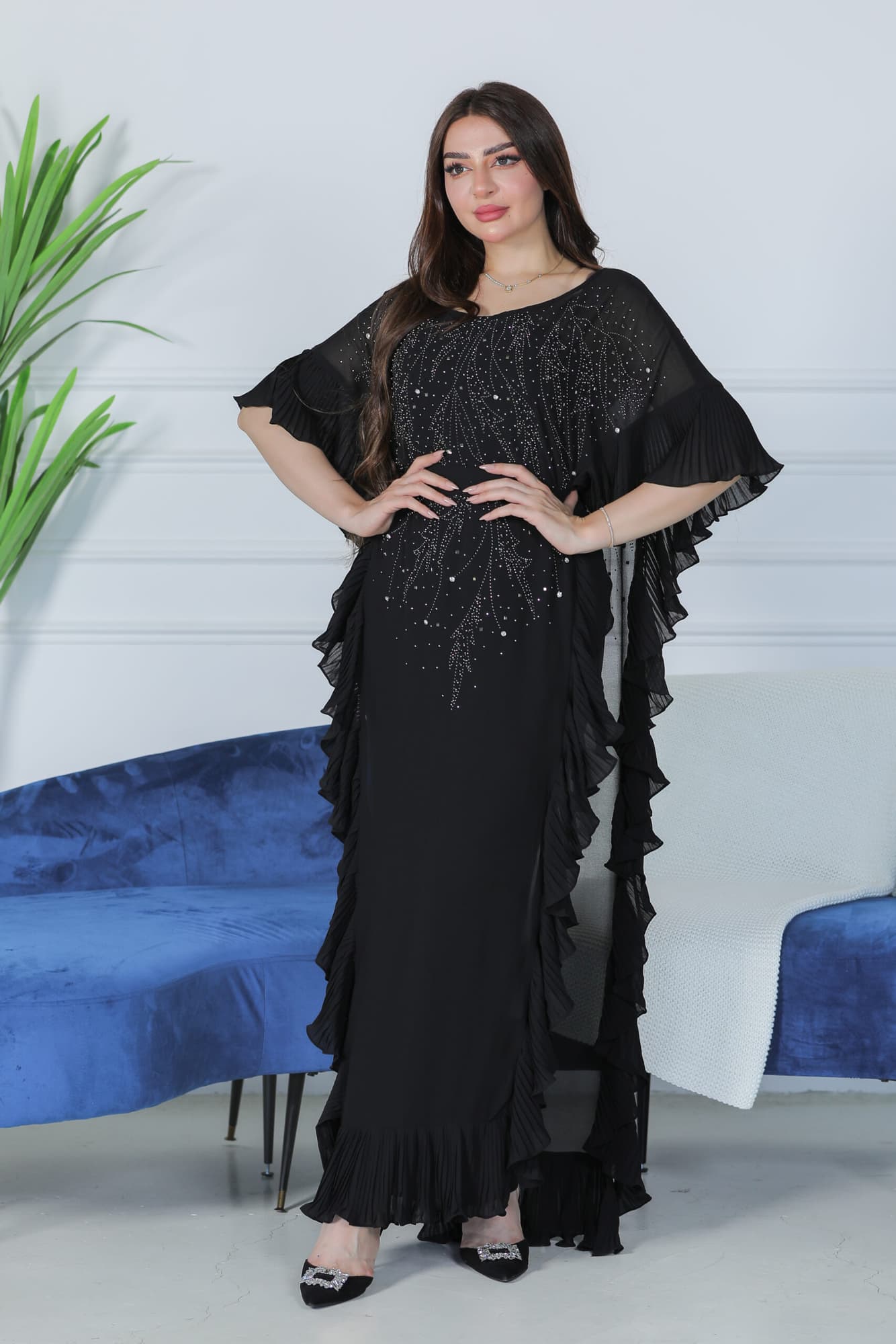 فستان بجوانب كشكش كسرات مزين بالخرز