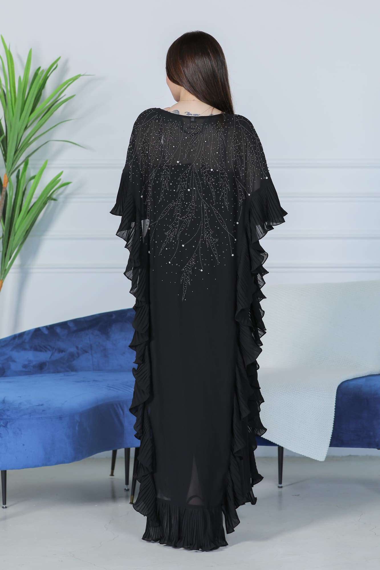 فستان بجوانب كشكش كسرات مزين بالخرز