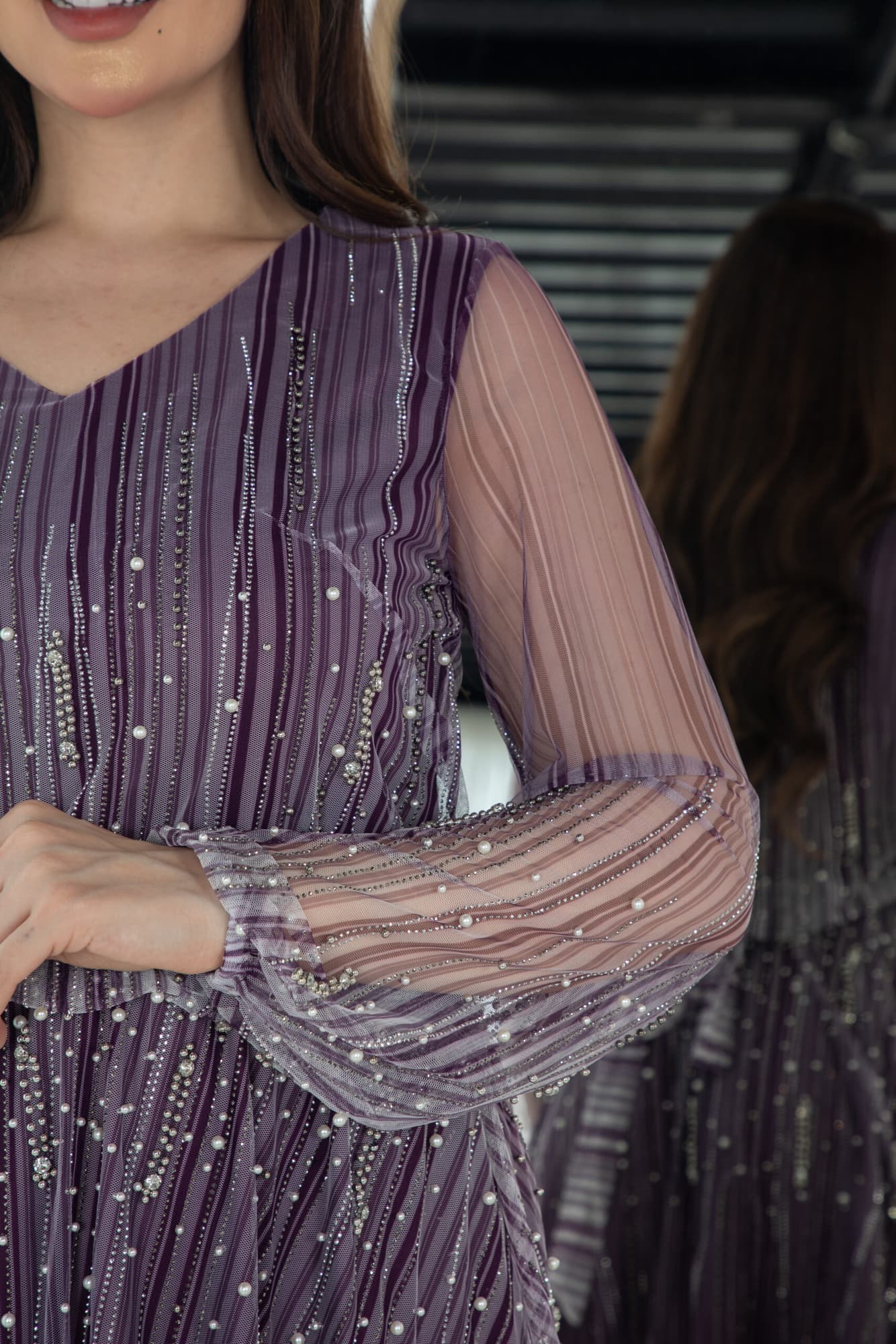 فستان طويل بطبقتين انيقه واكمام شفافة بنفسجي