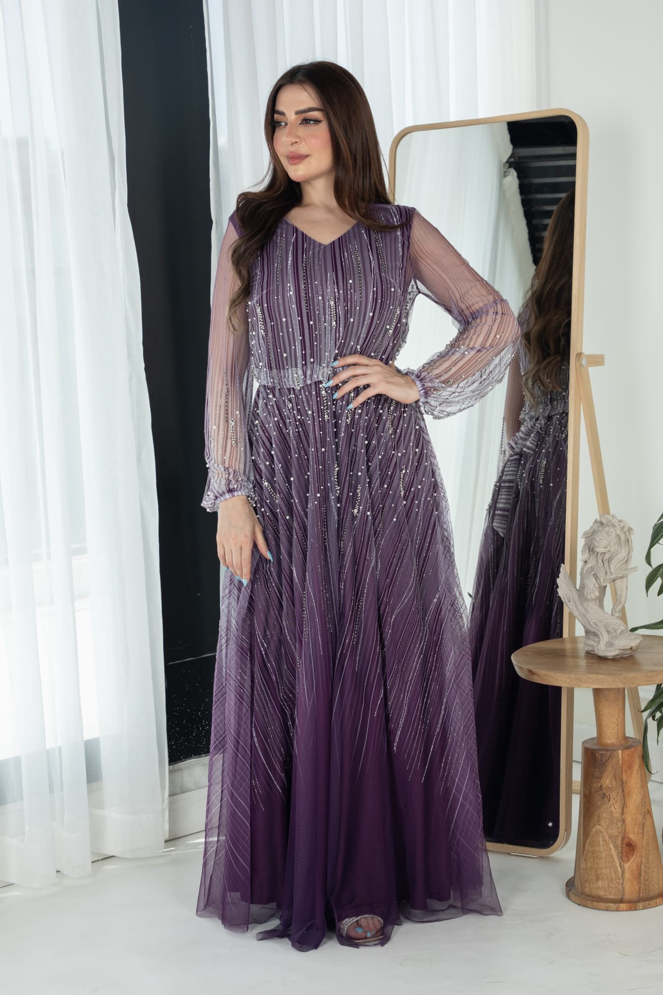 فستان طويل بطبقتين انيقه واكمام شفافة