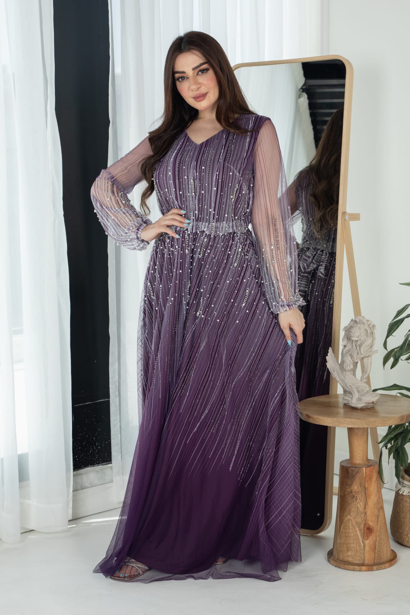 فستان طويل بطبقتين انيقه واكمام شفافة