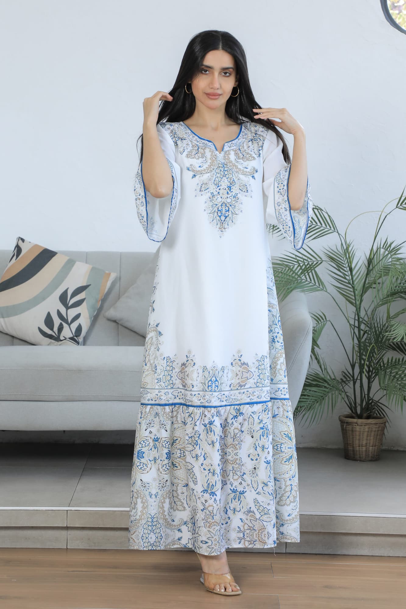 جلابية رمضانية بنقوش ناعمة