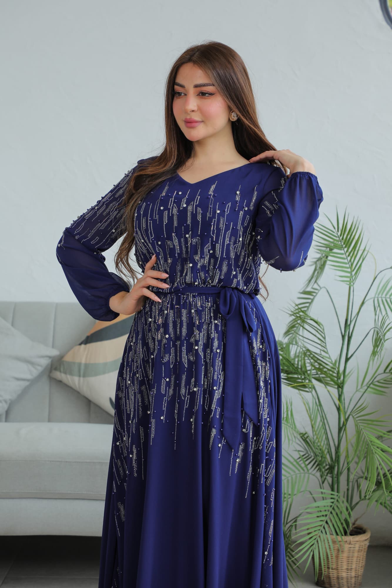 فستان شيفون مزين بالخرز الفضي