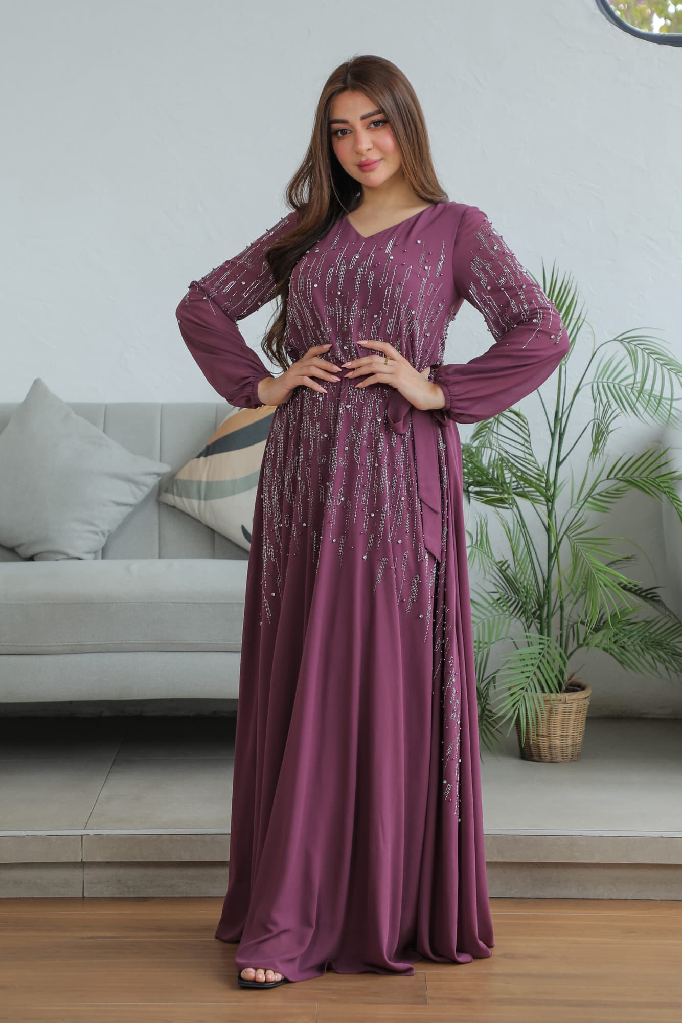 فستان شيفون مزين بالخرز الفضي