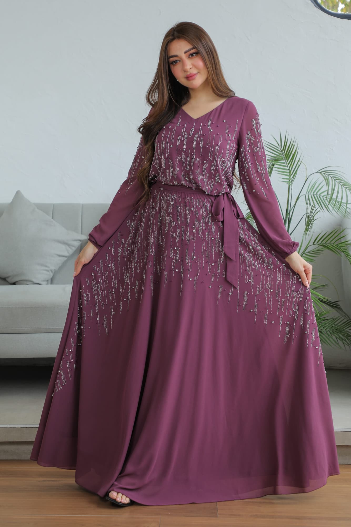 فستان شيفون مزين بالخرز الفضي