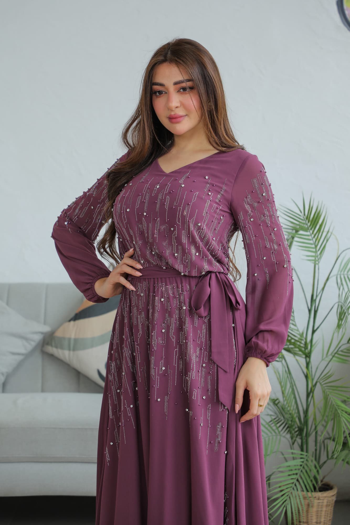 فستان شيفون مزين بالخرز الفضي