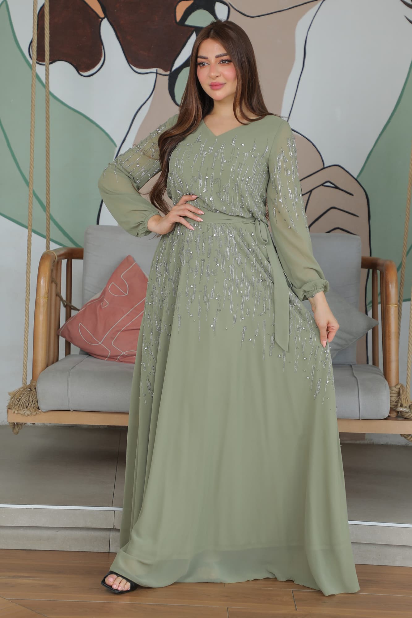 فستان شيفون مزين بالخرز الفضي