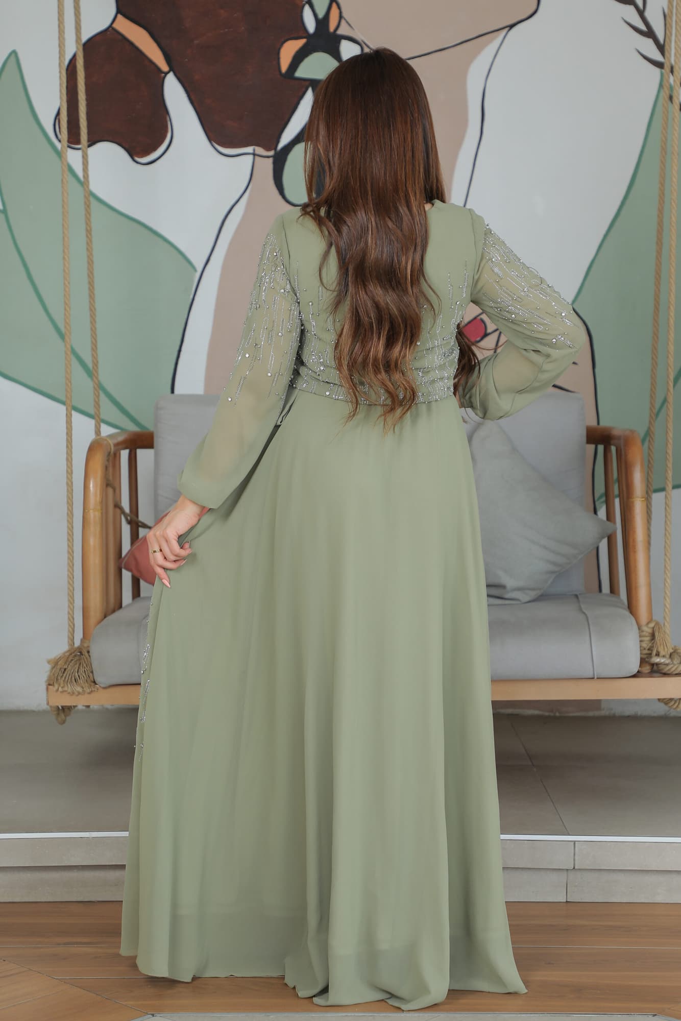 فستان شيفون مزين بالخرز الفضي