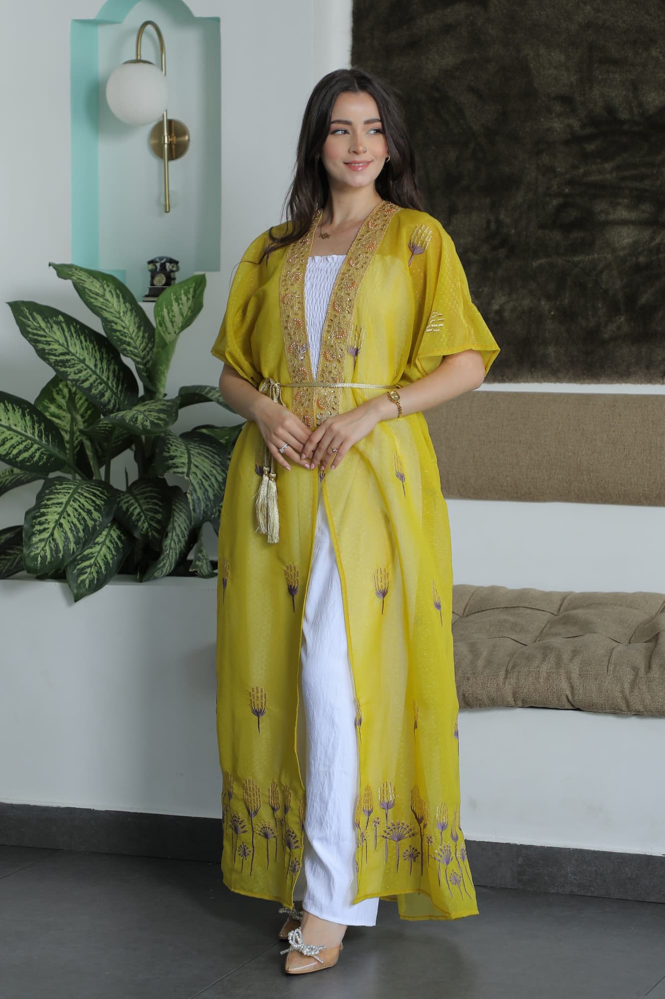 جلابيه افرول بقطعتين مزينه بالفصوص الناعمه