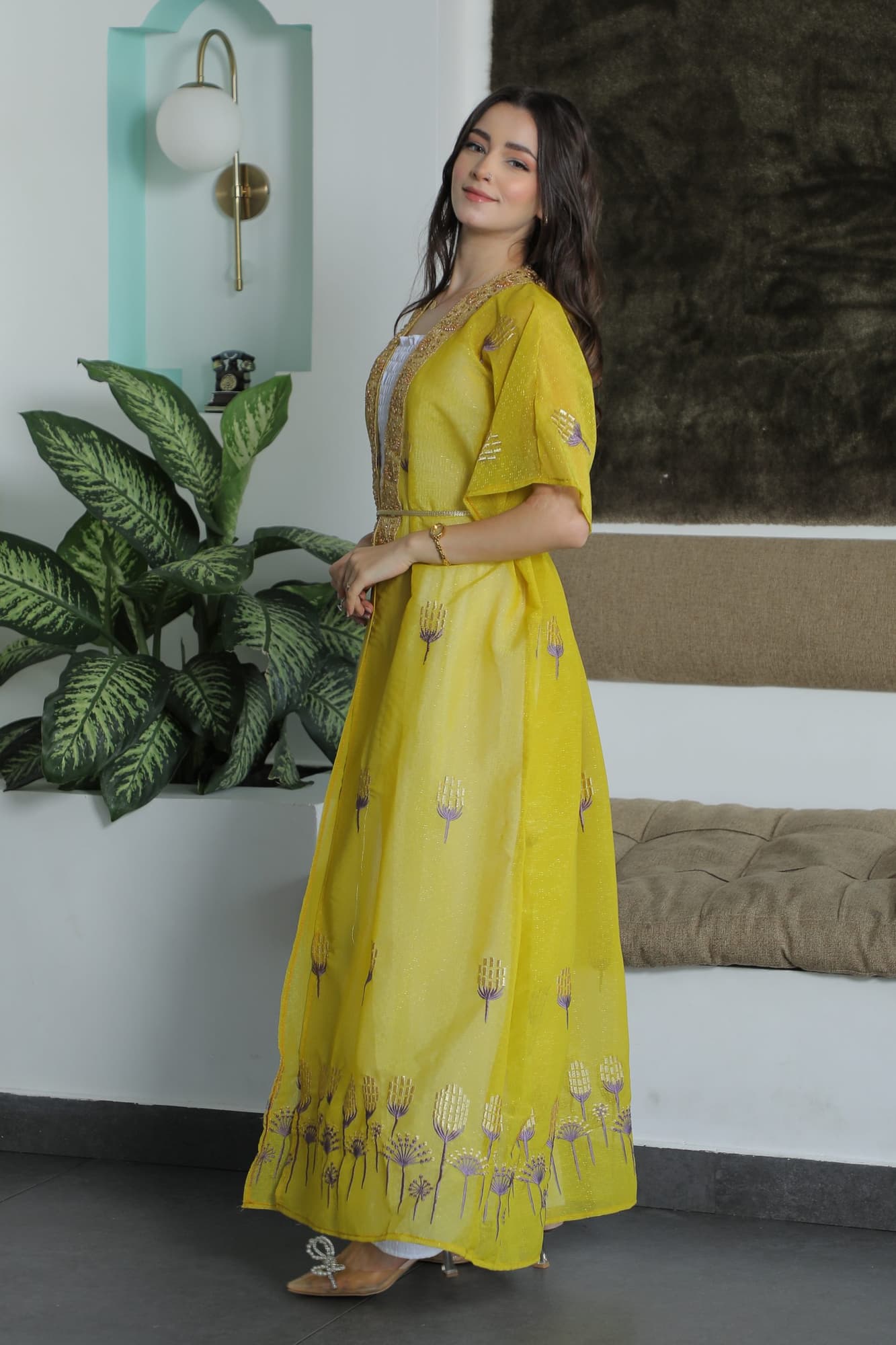 جلابيه افرول بقطعتين مزينه بالفصوص الناعمه