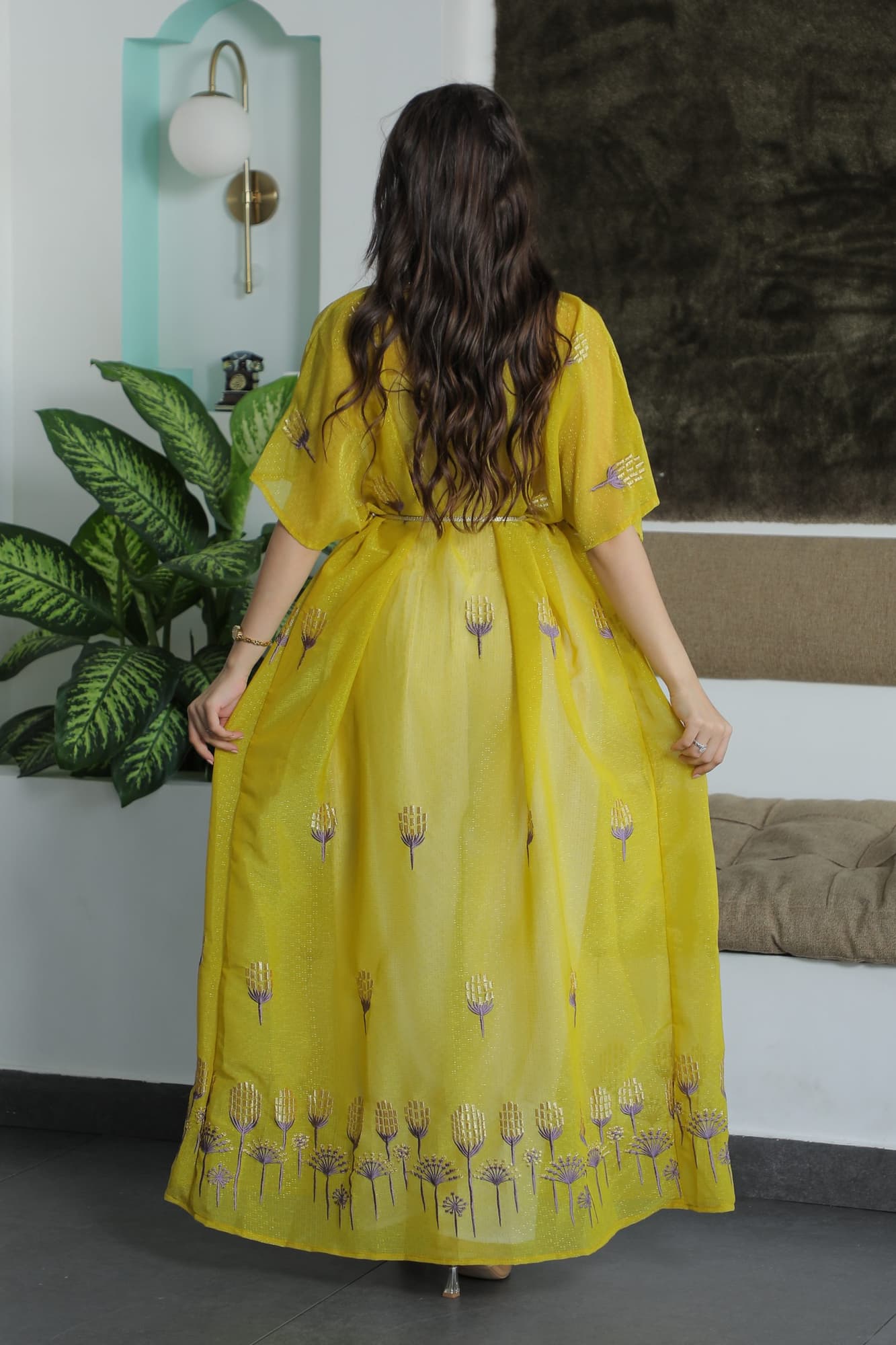 جلابيه افرول بقطعتين مزينه بالفصوص الناعمه