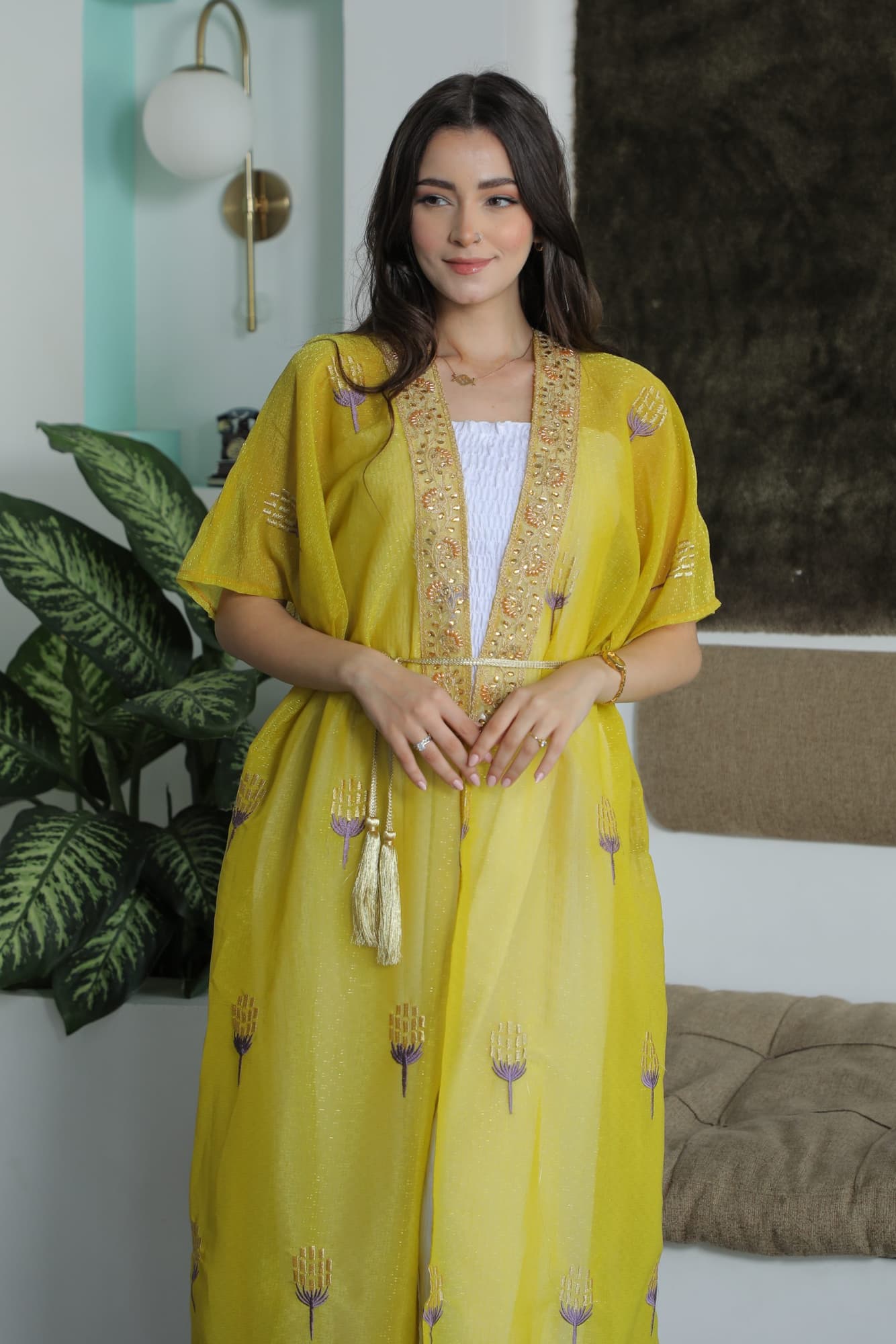 جلابيه افرول بقطعتين مزينه بالفصوص الناعمه