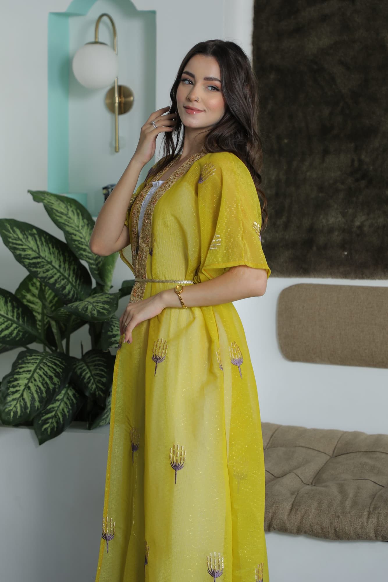 جلابيه افرول بقطعتين مزينه بالفصوص الناعمه