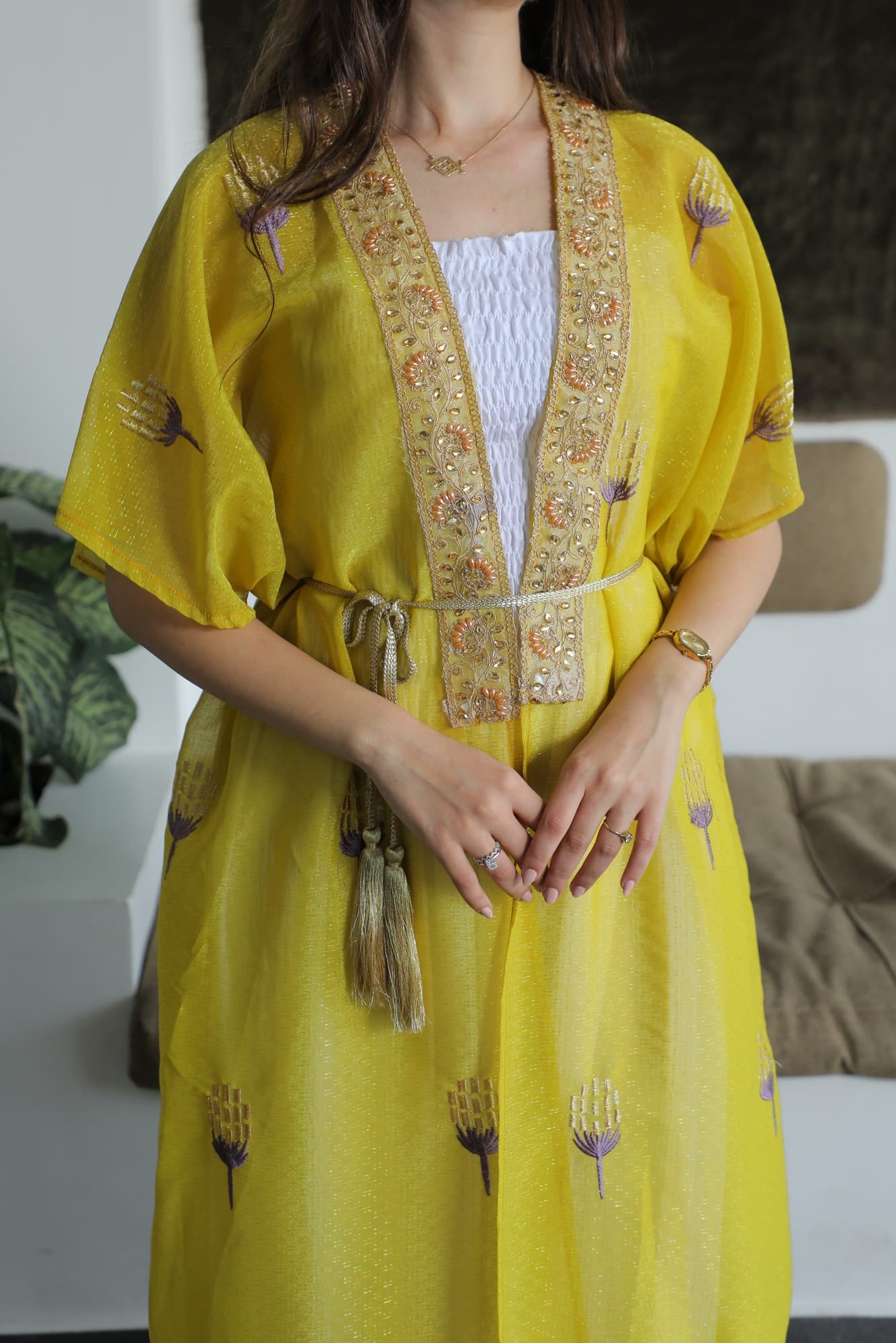 جلابيه افرول بقطعتين مزينه بالفصوص الناعمه