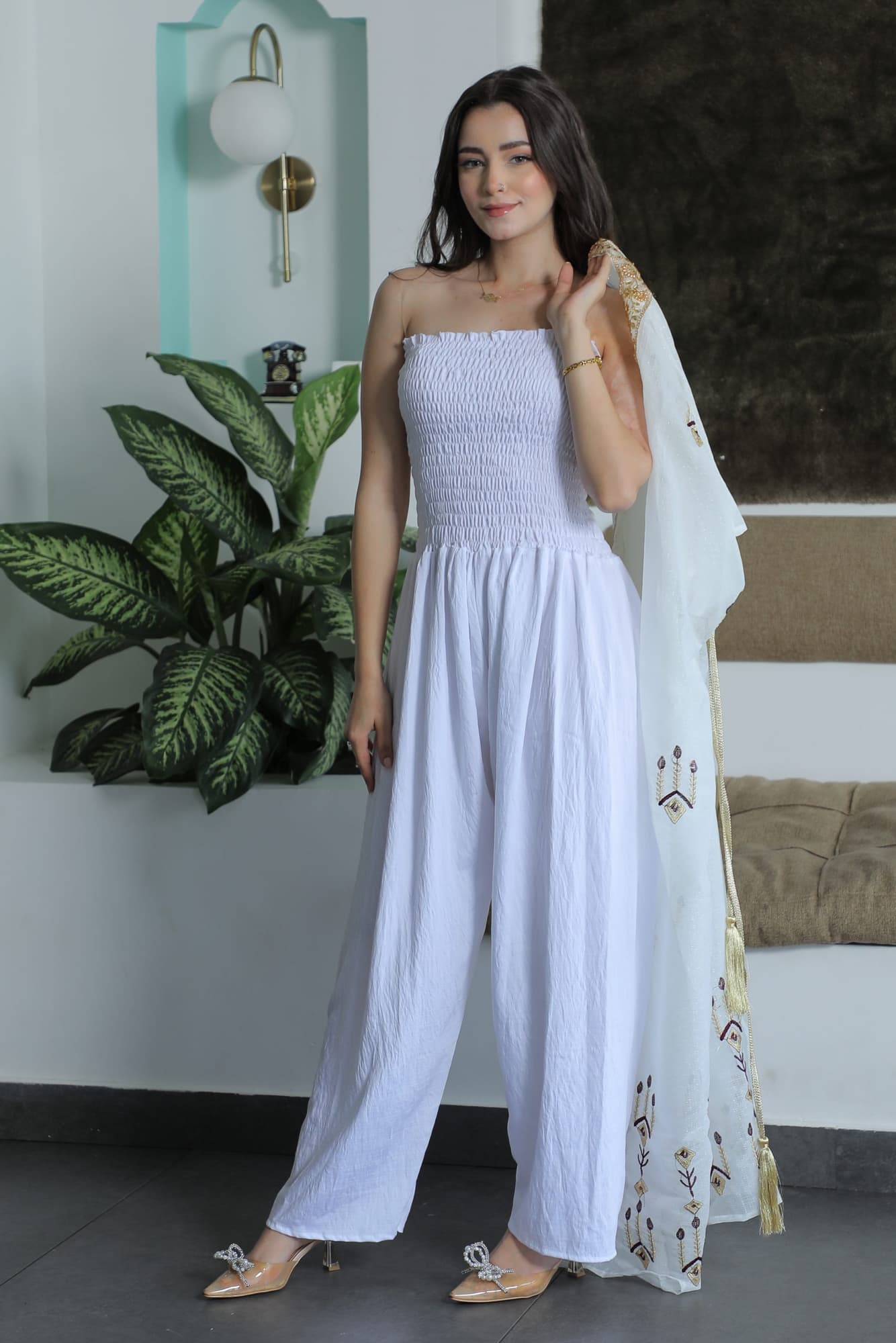 جلابيه افرول بقطعتين مزينه بالفصوص الناعمه