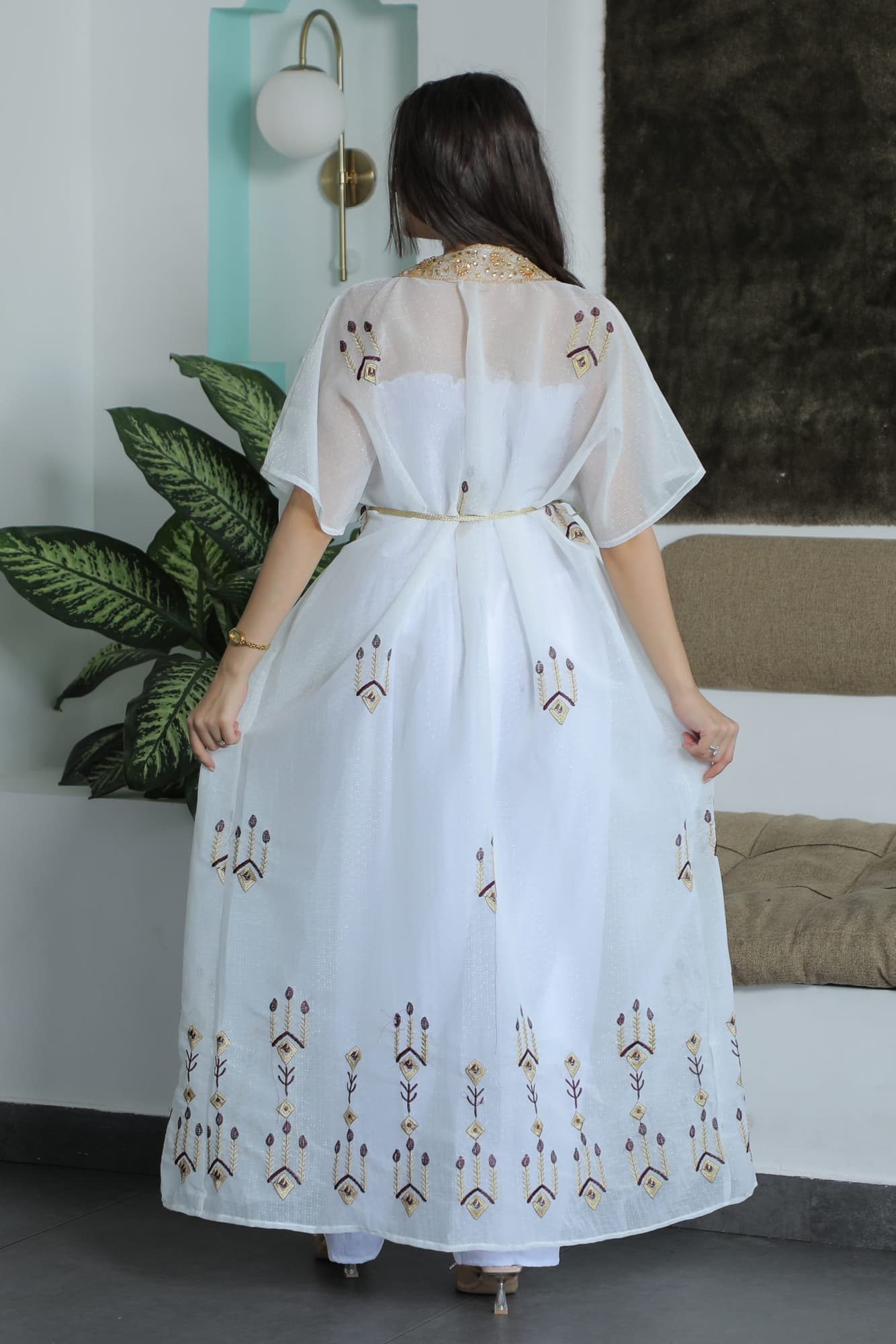 جلابيه افرول بقطعتين مزينه بالفصوص الناعمه