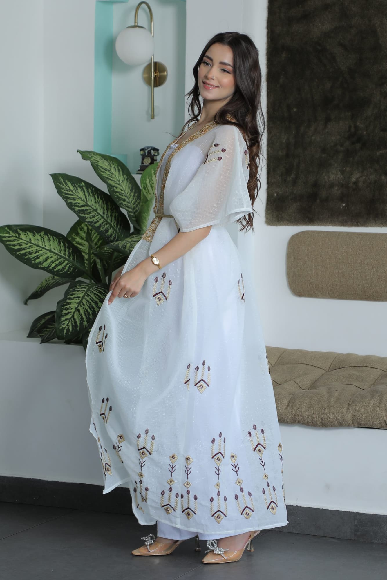 جلابيه افرول بقطعتين مزينه بالفصوص الناعمه