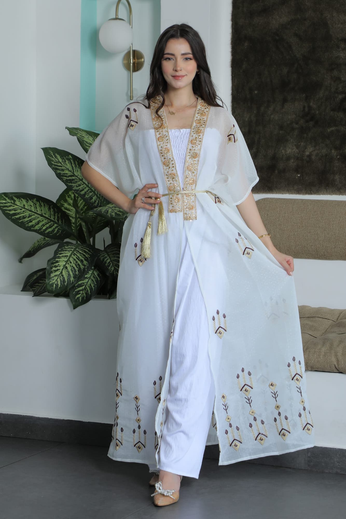 جلابيه افرول بقطعتين مزينه بالفصوص الناعمه