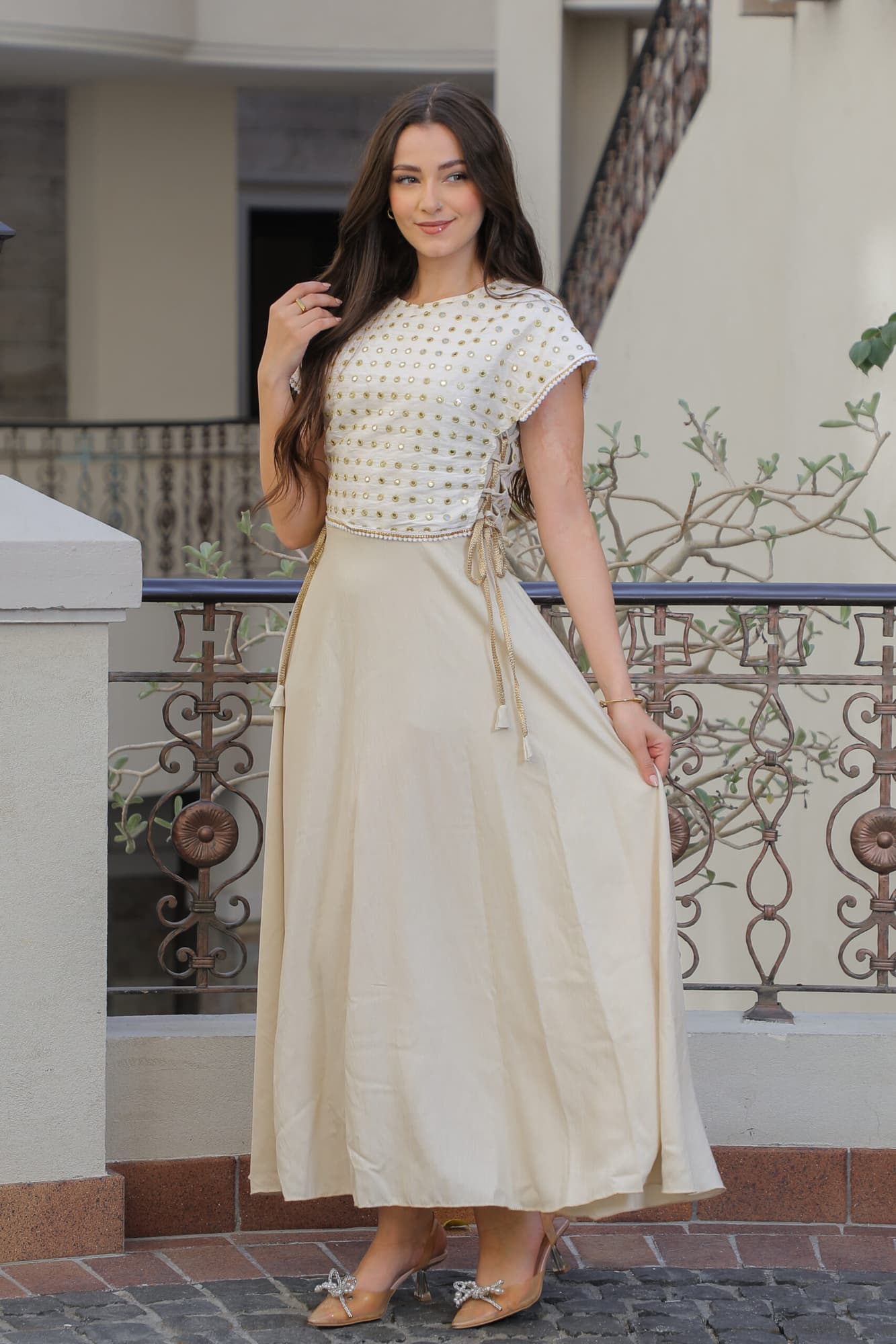 جلابية رمضانية ناعمة بخيوط ذهبية من الجوانب