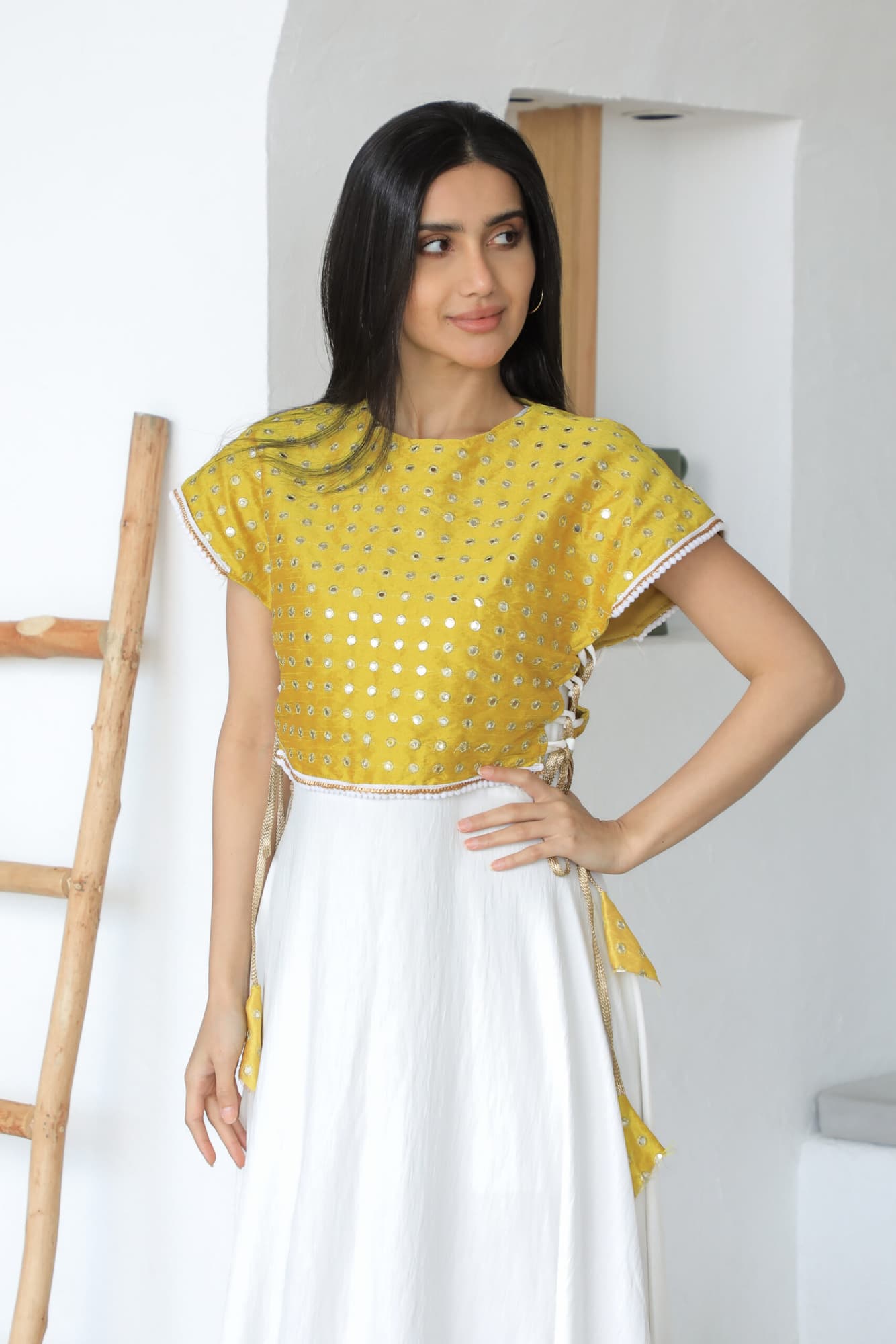 جلابية رمضانية ناعمة بخيوط ذهبية من الجوانب