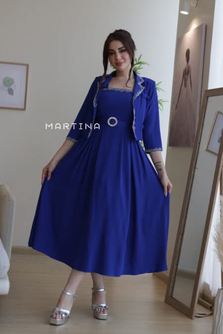 فستان بتصميم مثالي مع جاكيت مزين بفصوص