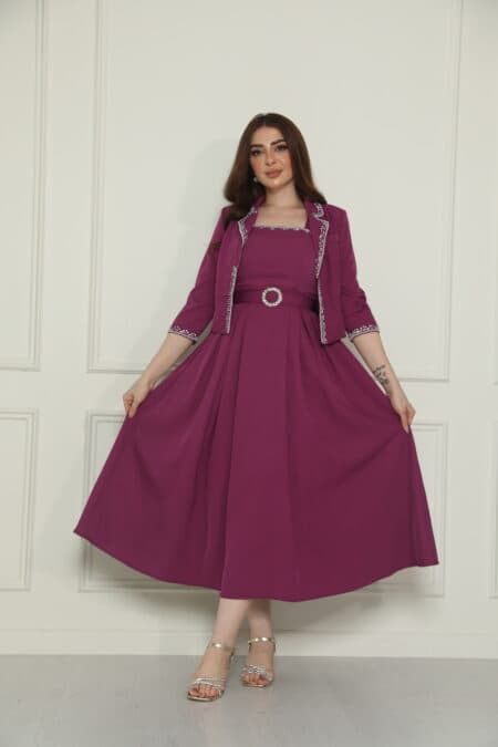 فستان بتصميم مثالي مع جاكيت مزين بفصوص