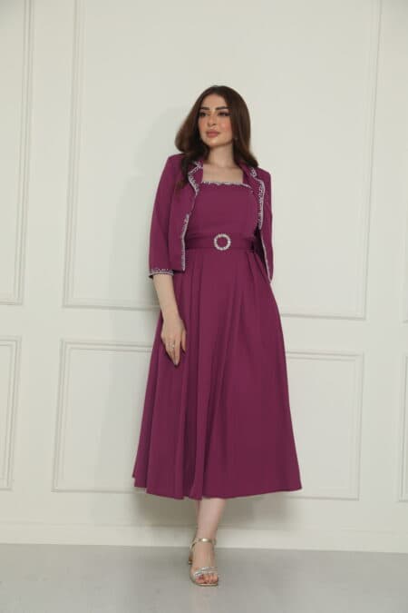 فستان بتصميم مثالي مع جاكيت مزين بفصوص