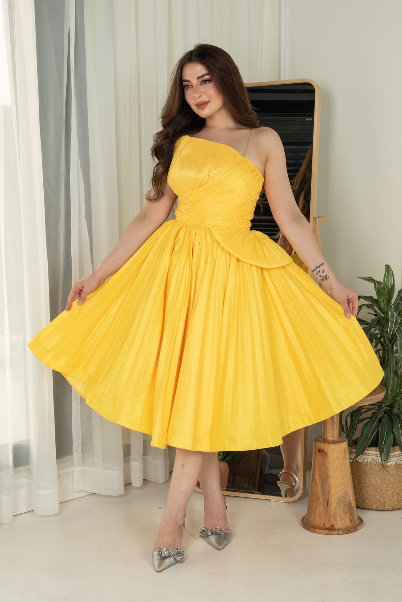 فستان سهره ميدي بتصميم مذهل عصري