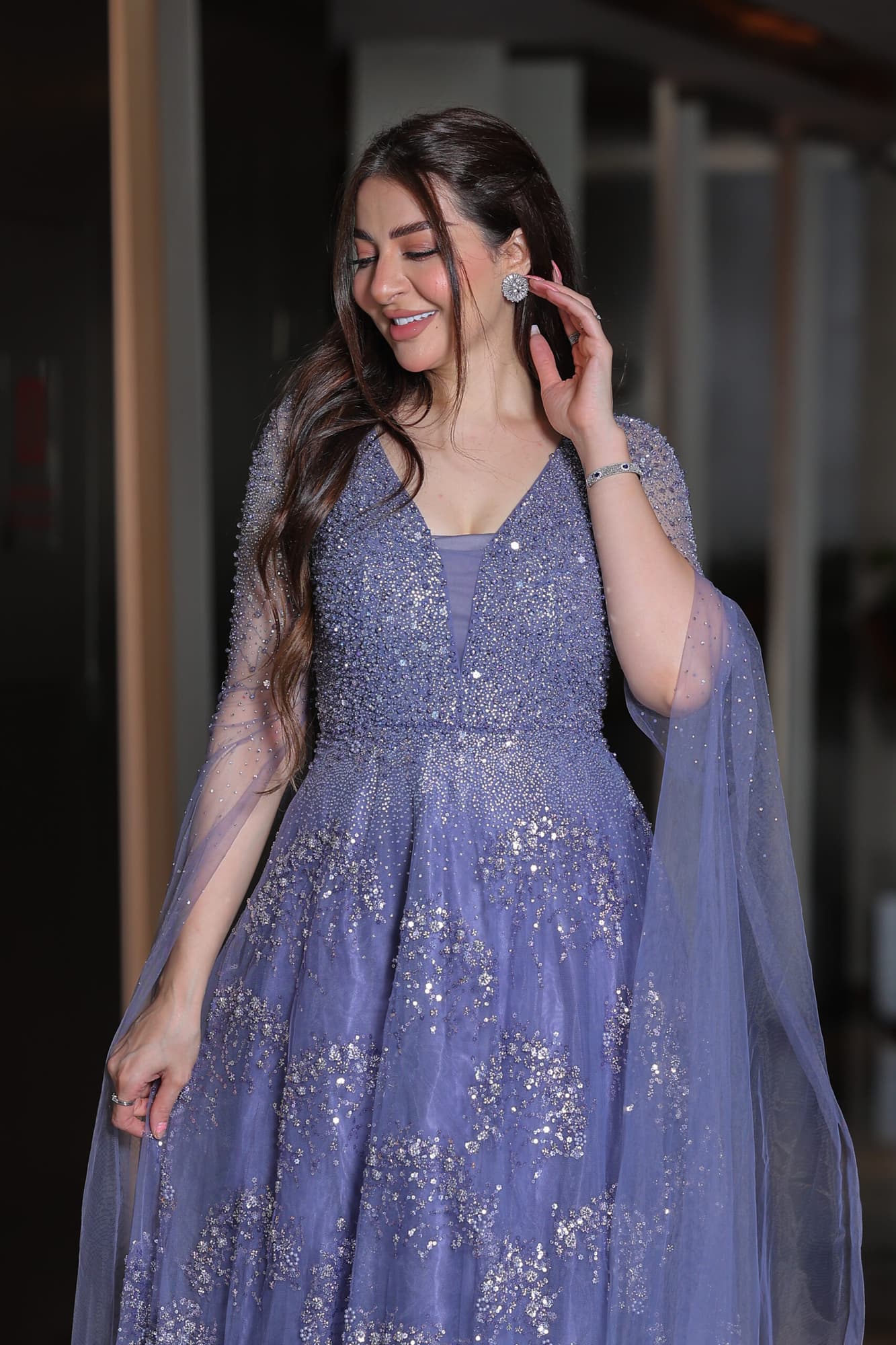 فستان سهره بتطريزكامل واكمام شفافه