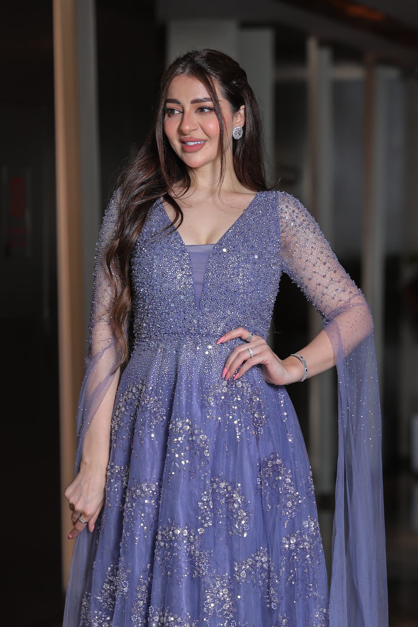 فستان سهره بتطريزكامل واكمام شفافه