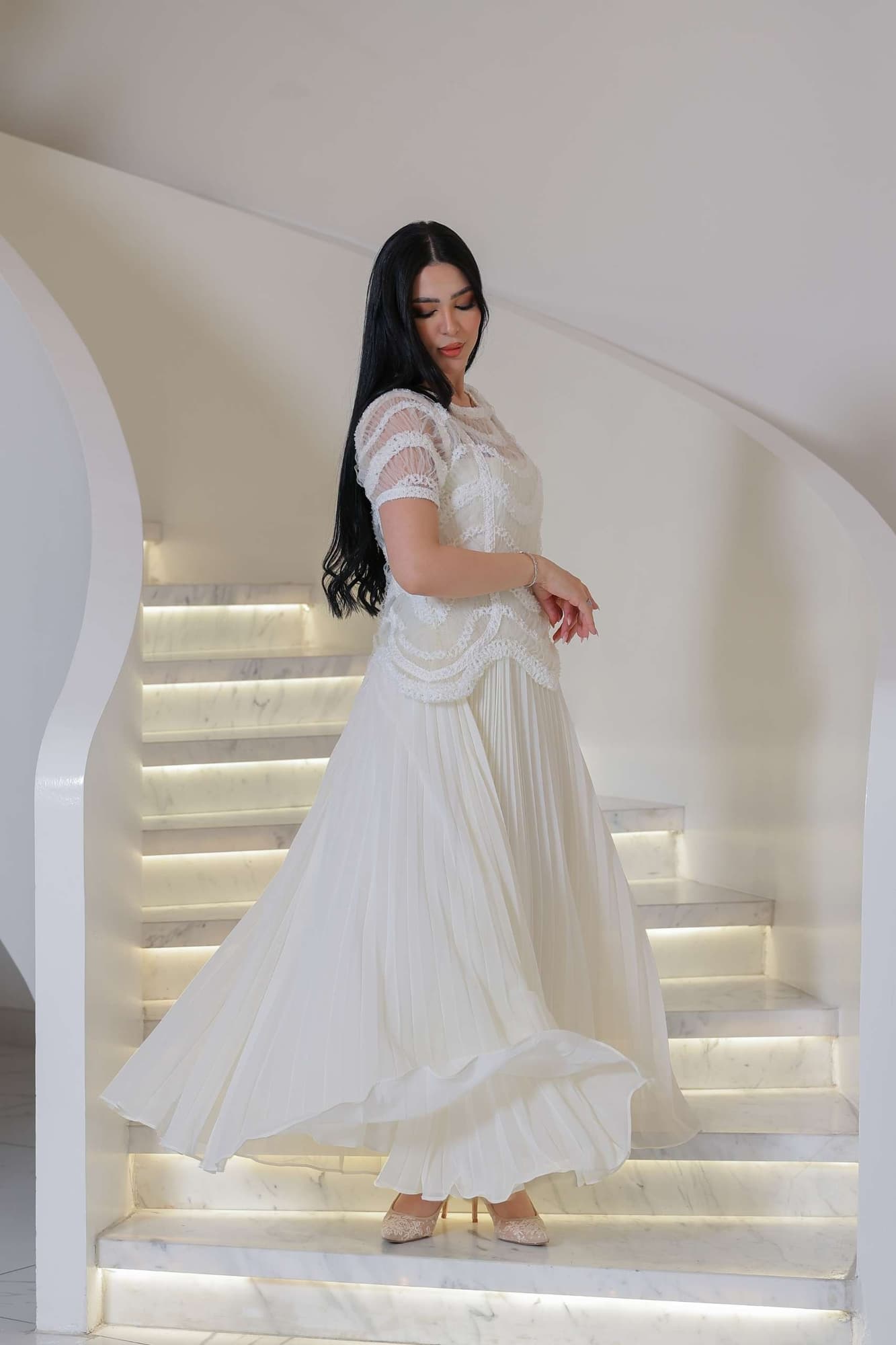 فستان سهره بقصة متدرجة وكشكش من الأسفل