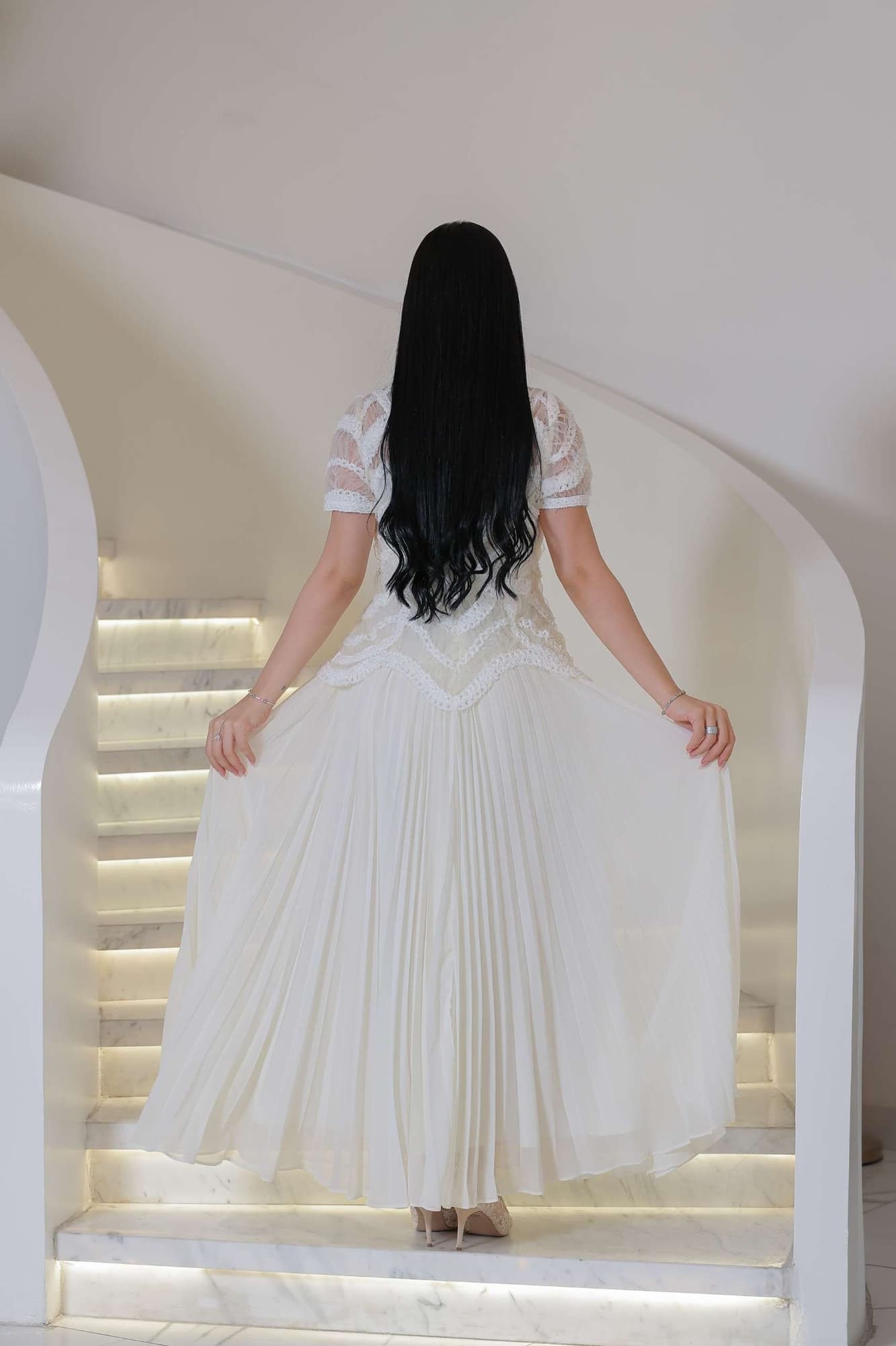 فستان سهره بقصة متدرجة وكشكش من الأسفل