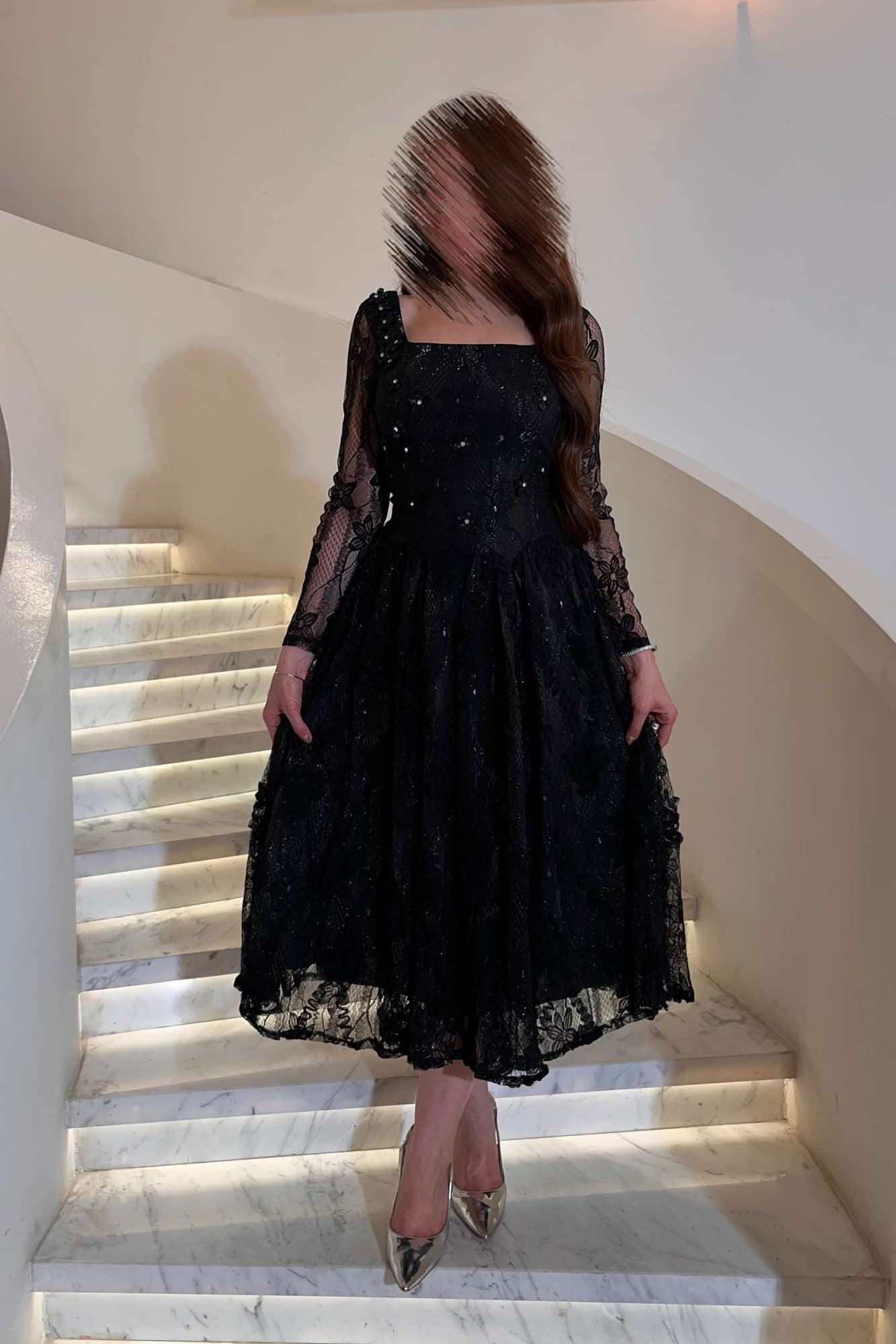 فستان ميدي دانتيل مزخرف بتفاصيل ناعمة