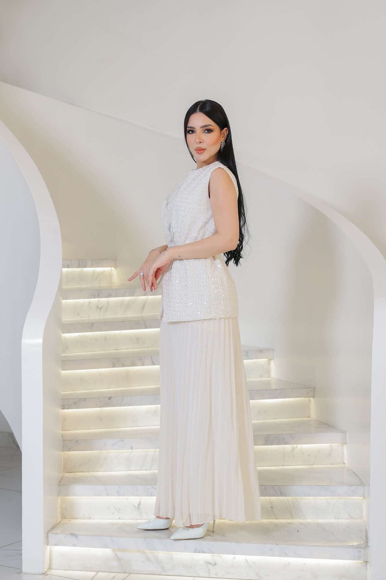 طقم بنطلون أنيق يجمع بين الفخامة والنعومة