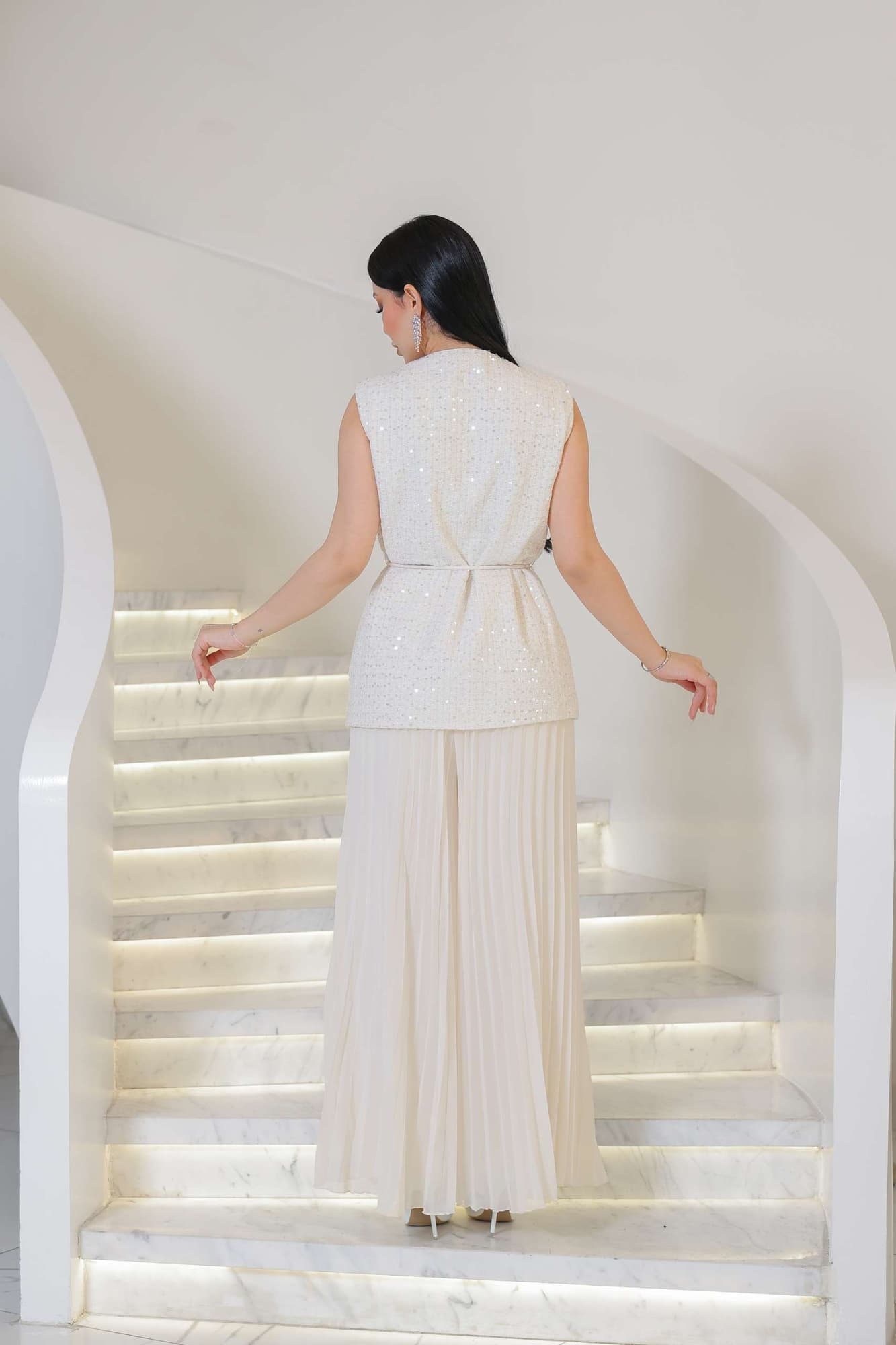 طقم بنطلون أنيق يجمع بين الفخامة والنعومة