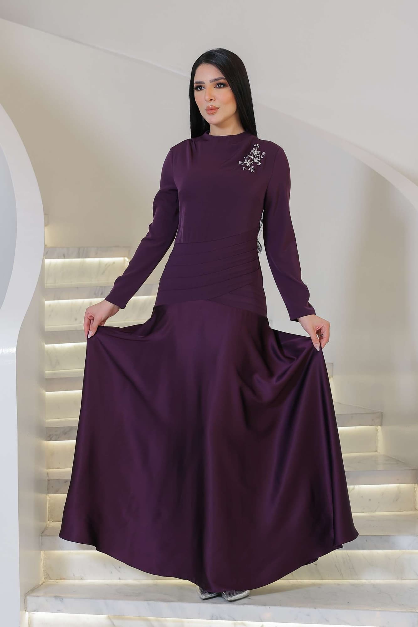 فستان سهره كلوش مزين بكرستال على الكتف