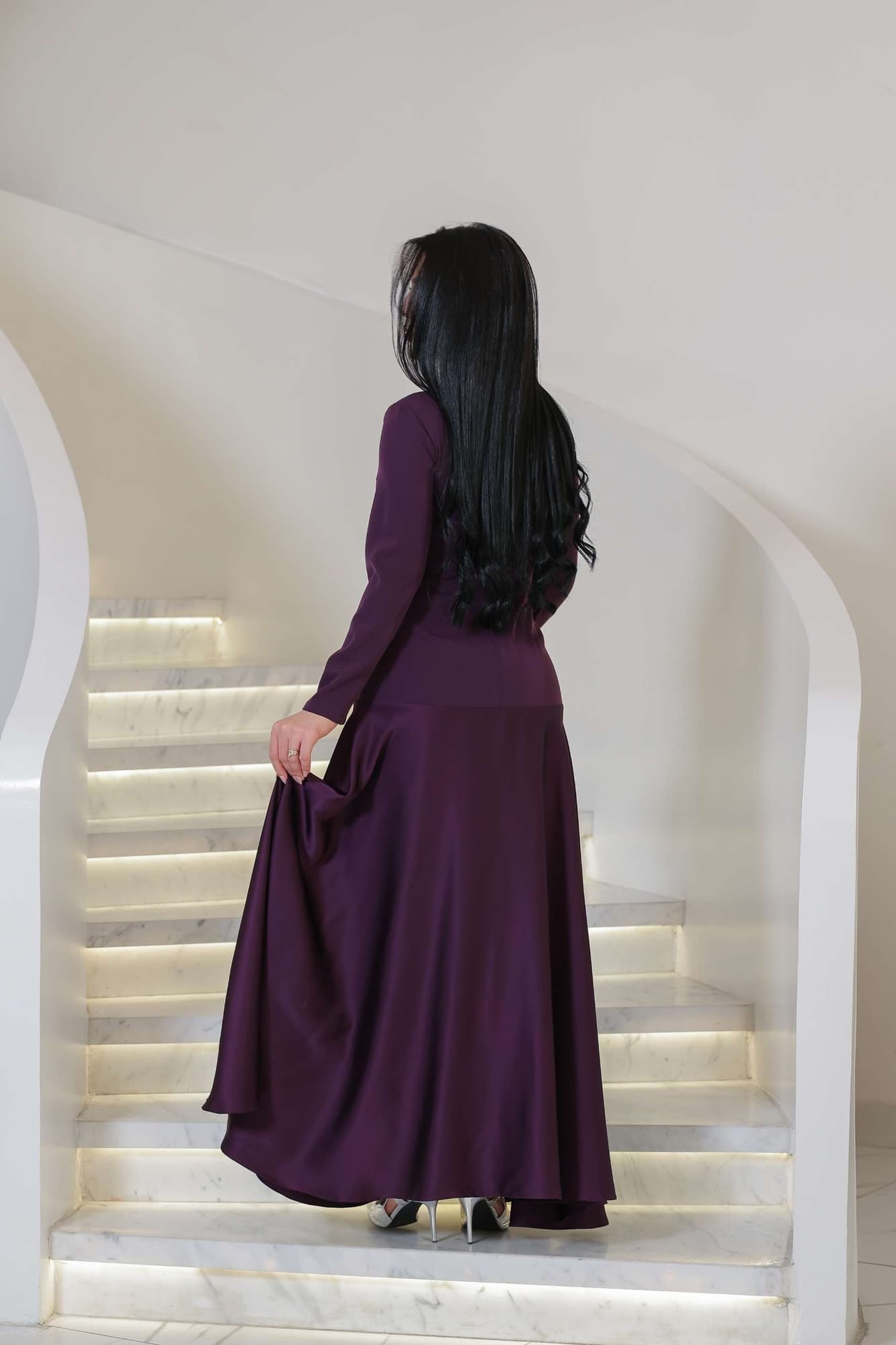 فستان سهره كلوش مزين بكرستال على الكتف