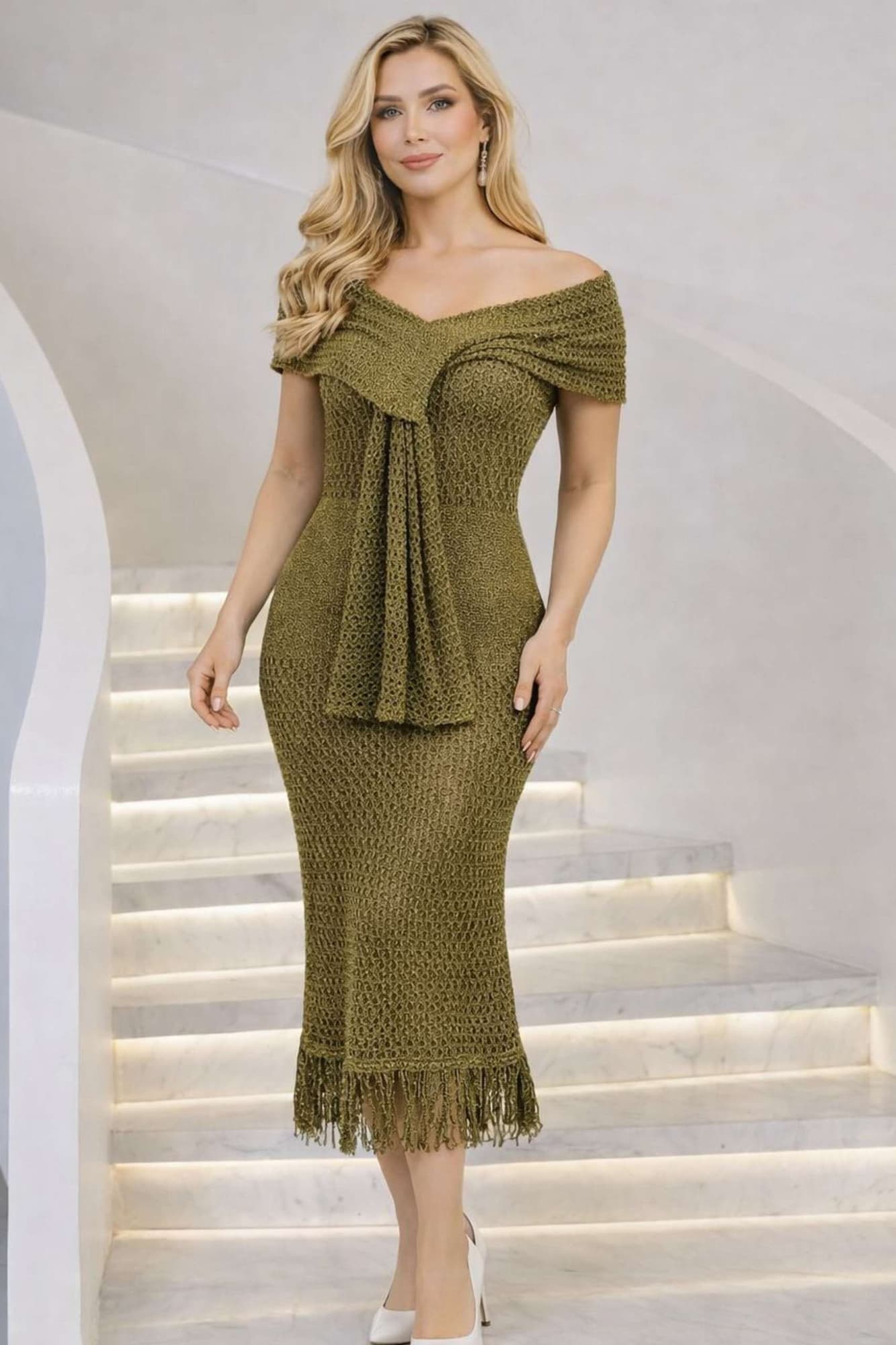 فستان أنيق بطابع أنثوي راقٍ، يجمع بين البساطة والفخامة بلون زيتوني دافئ يعكس هدوء الطبيعة وأناقتها زيتي فاتح