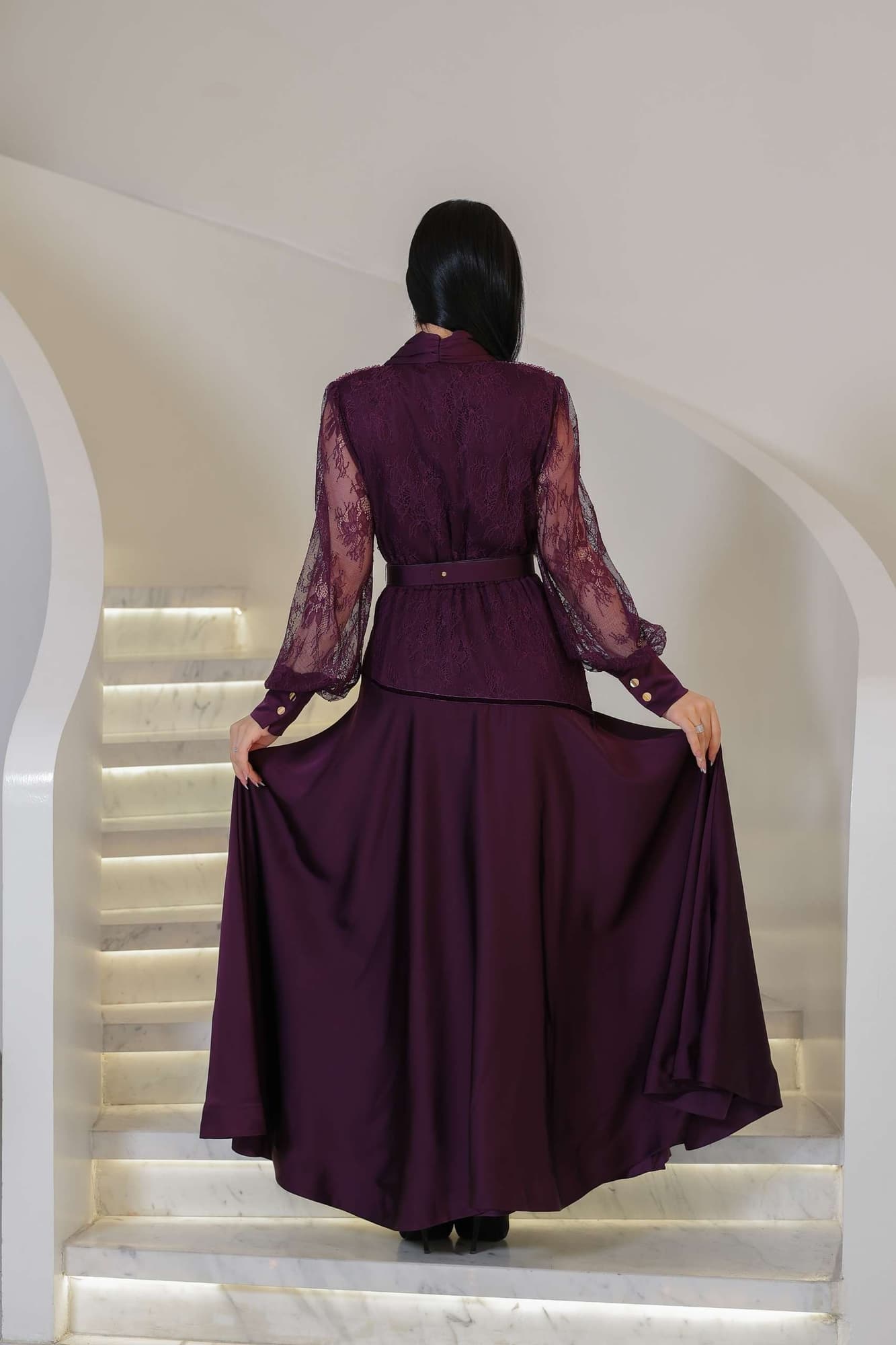 فستان سهره ناعم طبقات بأكمام دانتيل