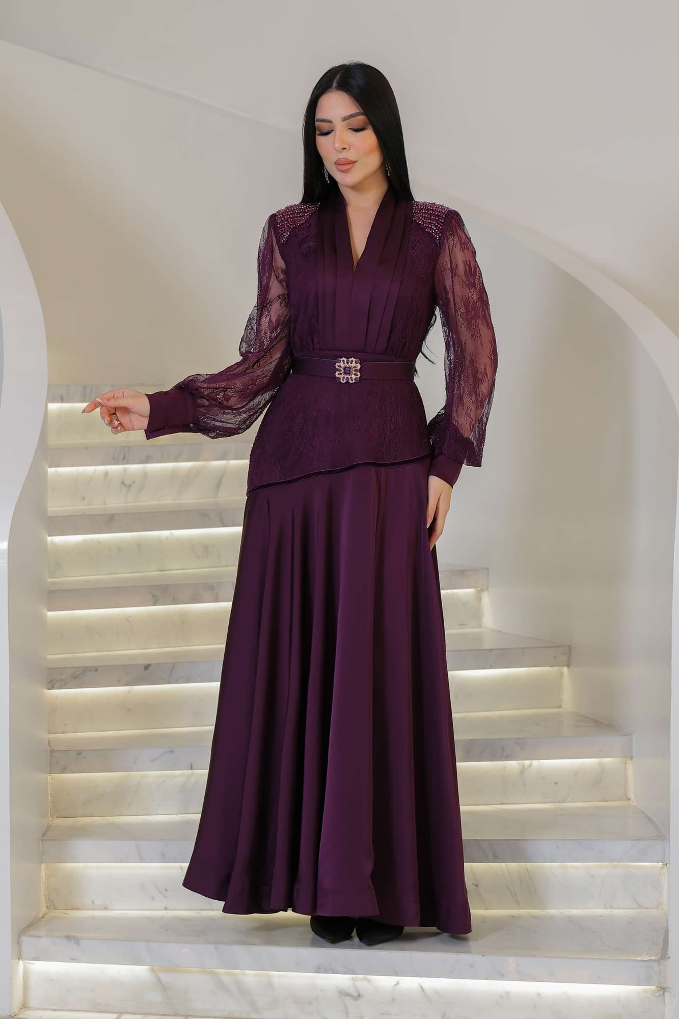 فستان سهره ناعم طبقات بأكمام دانتيل