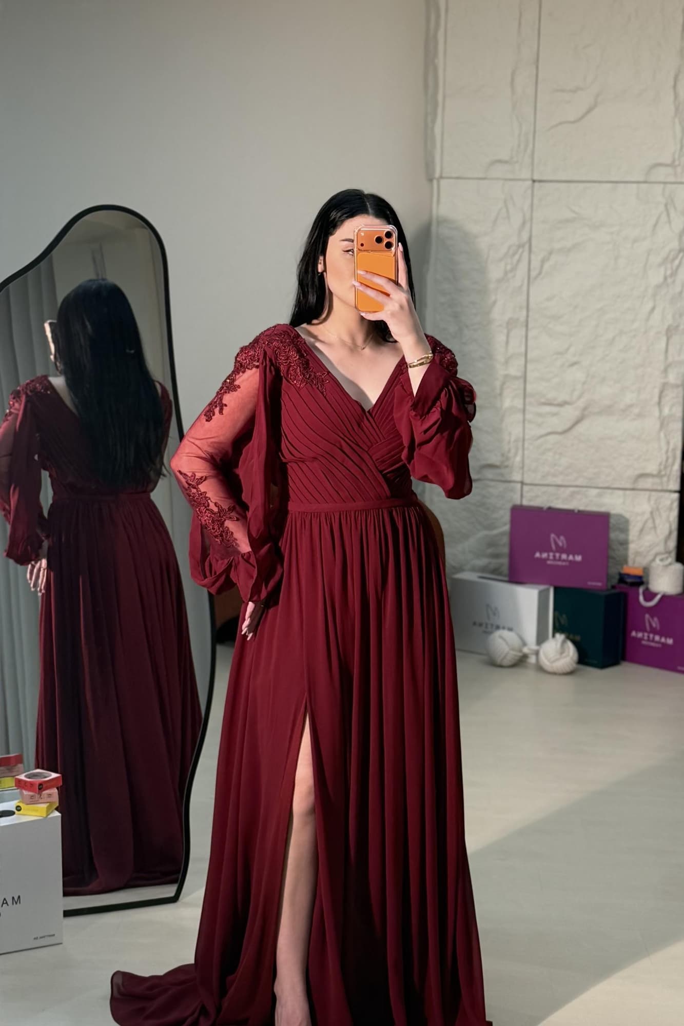 فستان شيفون بقصة اكمام شفافه ومنقشة